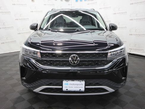 Used 2024 Volkswagen Taos SE AWD/4WD image 11