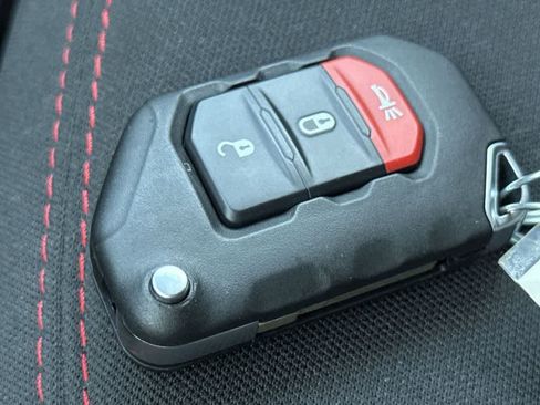 Used 2023 Jeep Wrangler Rubicon AWD/4WD image 28
