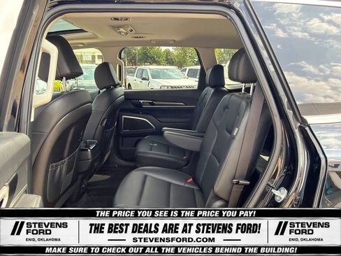 Used 2025 Kia Telluride S FWD image 32