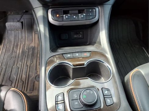 Used 2023 GMC Acadia AT4 w/ Technology Package AWD/4WD image 13