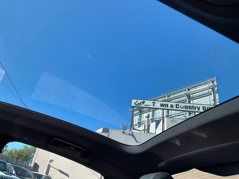 Used 2022 Audi e-tron GT Premium Plus image 33