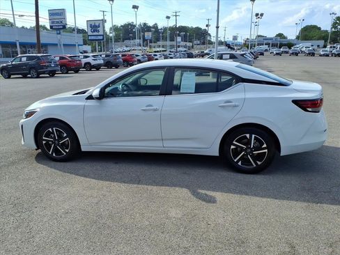 Used 2025 Nissan Sentra SV FWD image 7