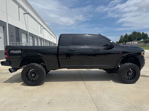 Used 2020 RAM 2500 Laramie w/ Night Edition AWD/4WD image 8