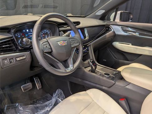 Used 2024 Cadillac XT6 Sport w/ Technology Package image 4