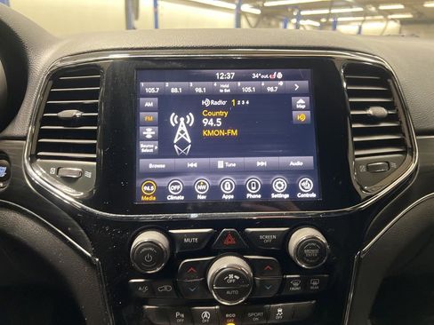 Used 2020 Jeep Grand Cherokee Limited image 17