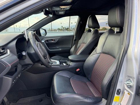 Used 2022 Toyota RAV4 XSE w/ Weather Package AWD/4WD image 5