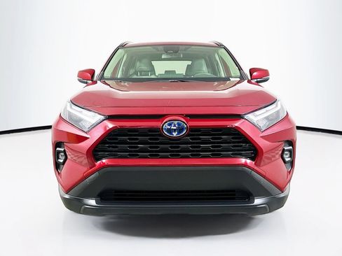 Used 2022 Toyota RAV4 XLE Premium AWD/4WD image 5