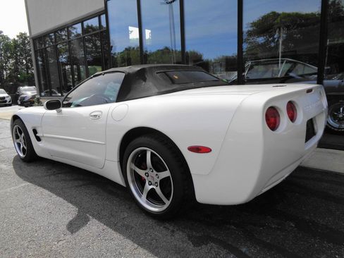 Used 2001 Chevrolet Corvette Convertible w/ Preferred Equipment Group2 RWD image 12