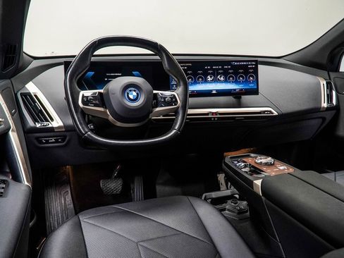 Used 2022 BMW iX xDrive50 w/ Sport Package image 16