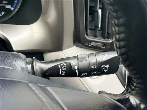 Used 2018 Toyota RAV4 XLE image 21