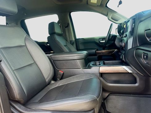 Used 2021 Chevrolet Silverado 1500 LT Trail Boss w/ Convenience Package II image 28