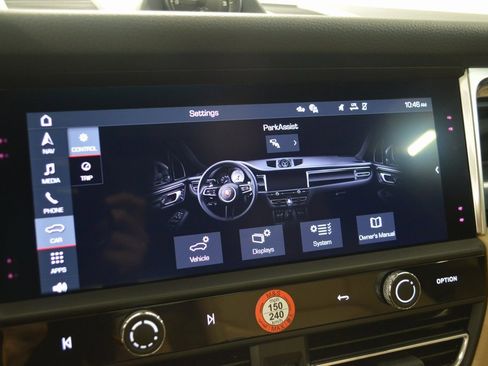Certified 2025 Porsche Macan image 28