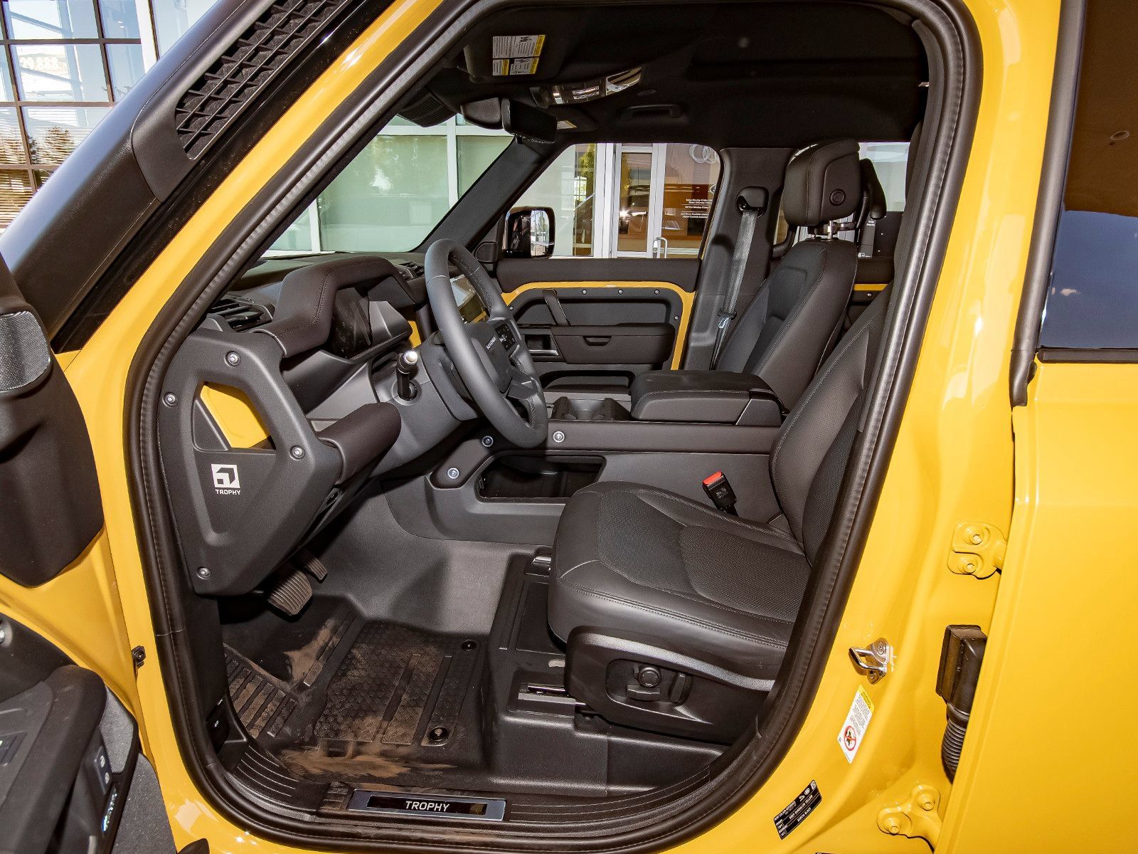 New 2026 Land Rover Defender 110 AWD/4WD image 37