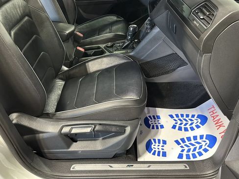 Used 2019 Volkswagen Tiguan SEL Premium R-Line w/ 3rd Row Seat Package AWD/4WD image 21