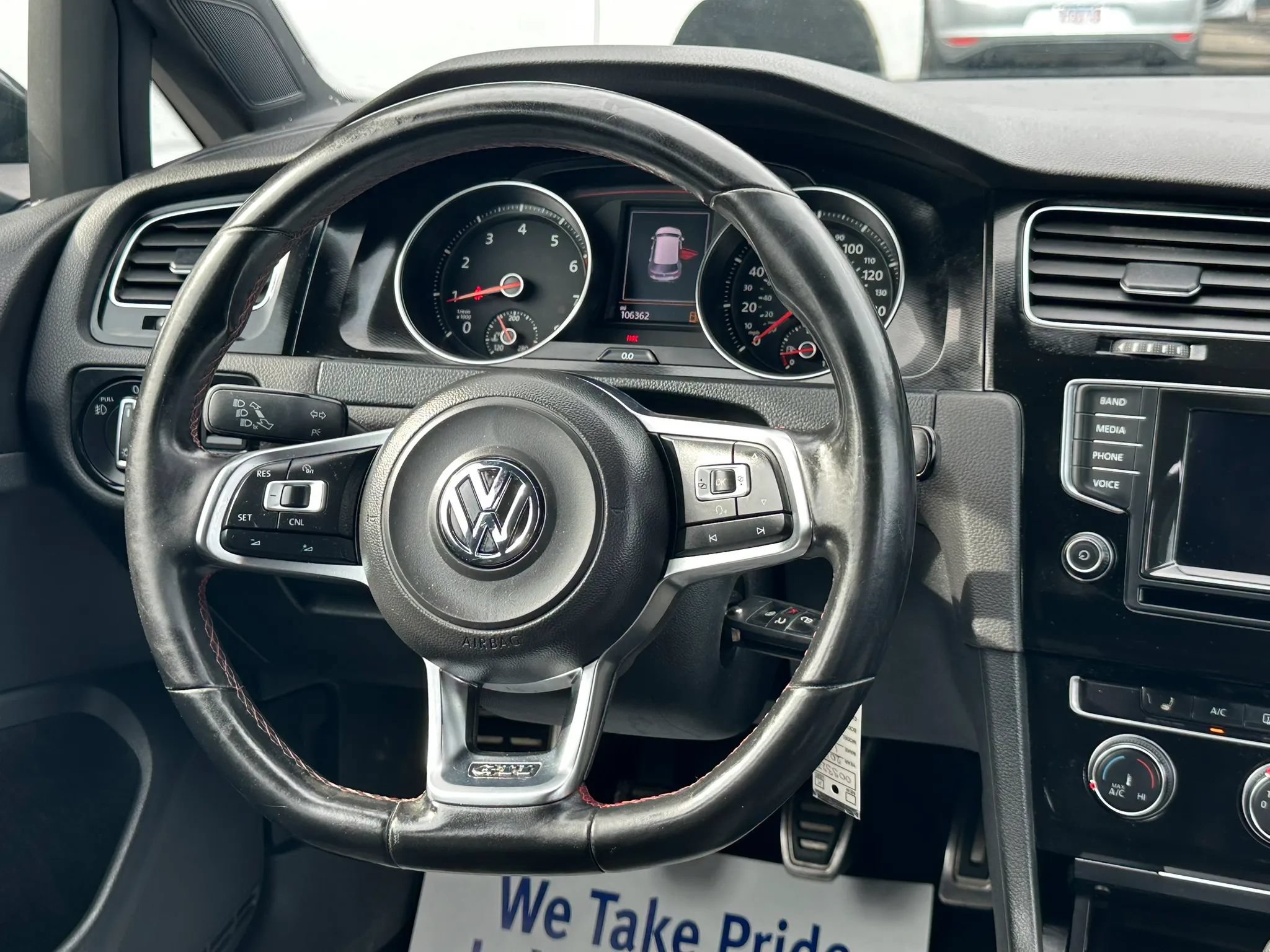 Used 2015 Volkswagen Golf 4-Door FWD image 19