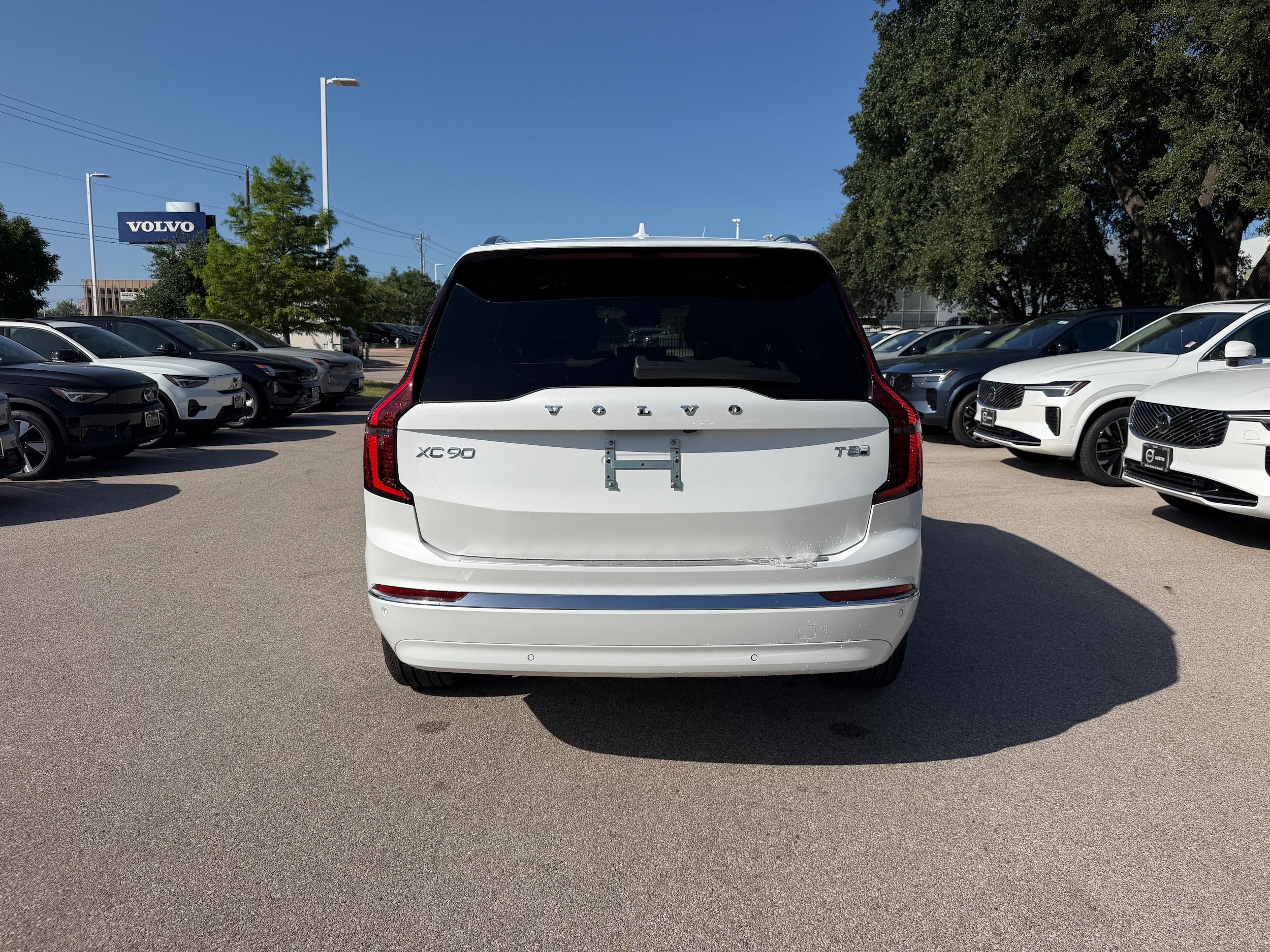 New 2026 Volvo XC90 T8 Plus w/ Protection Package AWD/4WD image 5