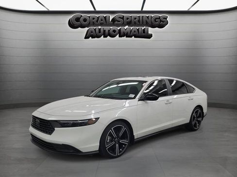 Used 2025 Honda Accord Sport image 3