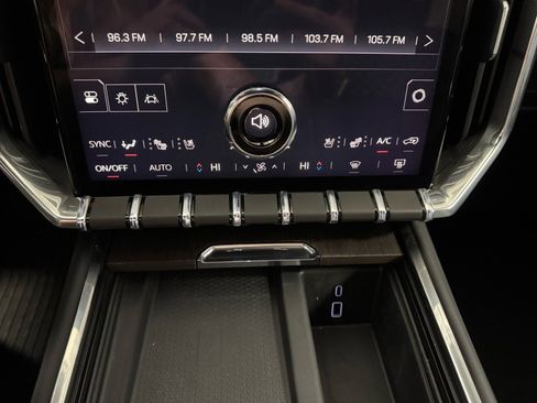 Used 2025 GMC Acadia Denali w/ Super Cruise Package AWD/4WD image 22