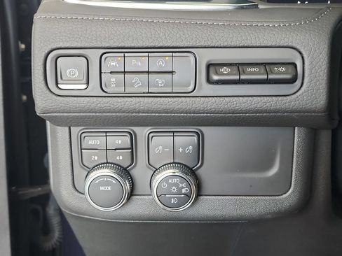 Certified 2024 GMC Yukon Denali AWD/4WD image 18