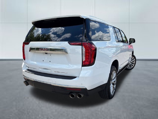 Used 2022 GMC Yukon XL Denali AWD/4WD image 4