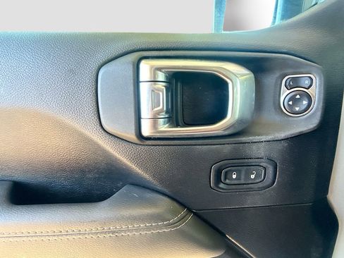 Used 2023 Jeep Wrangler Unlimited Sahara w/ Cold Weather Group AWD/4WD image 19