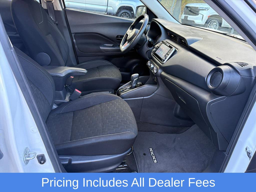 Used 2022 Nissan Kicks S w/ Interior Electronics Package FWD image 17