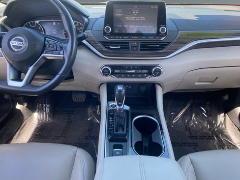 Used 2022 Nissan Altima 2.5 Platinum image 11