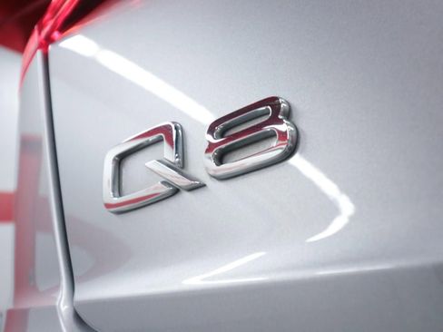 Used 2022 Audi Q8 Premium Plus image 36