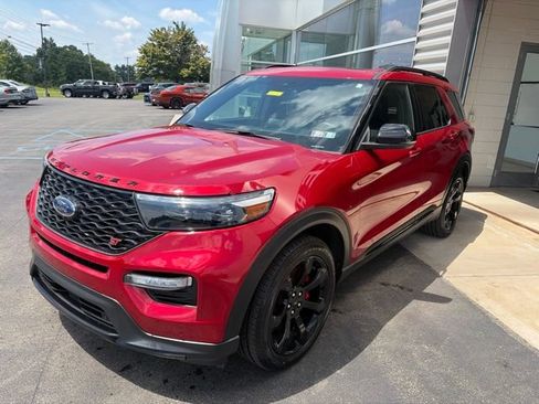 Used 2024 Ford Explorer ST w/ Equipment Group 401A AWD/4WD image 2