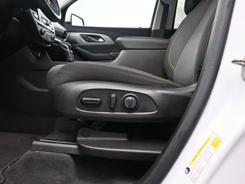 Used 2021 Chevrolet Traverse LT image 26