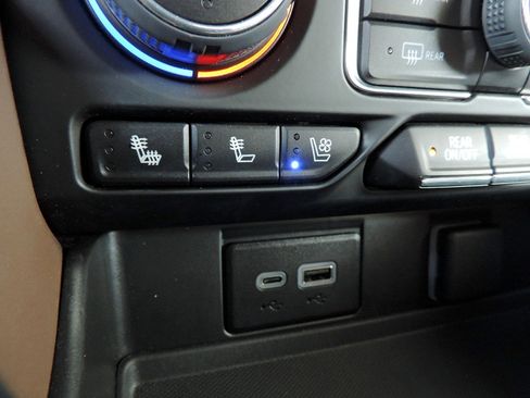 Used 2023 Chevrolet Tahoe High Country image 34