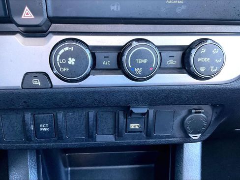 Used 2021 Toyota Tacoma SR5 image 29