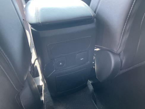 Used 2024 Ford Explorer XLT w/ Equipment Group 202A AWD/4WD image 31