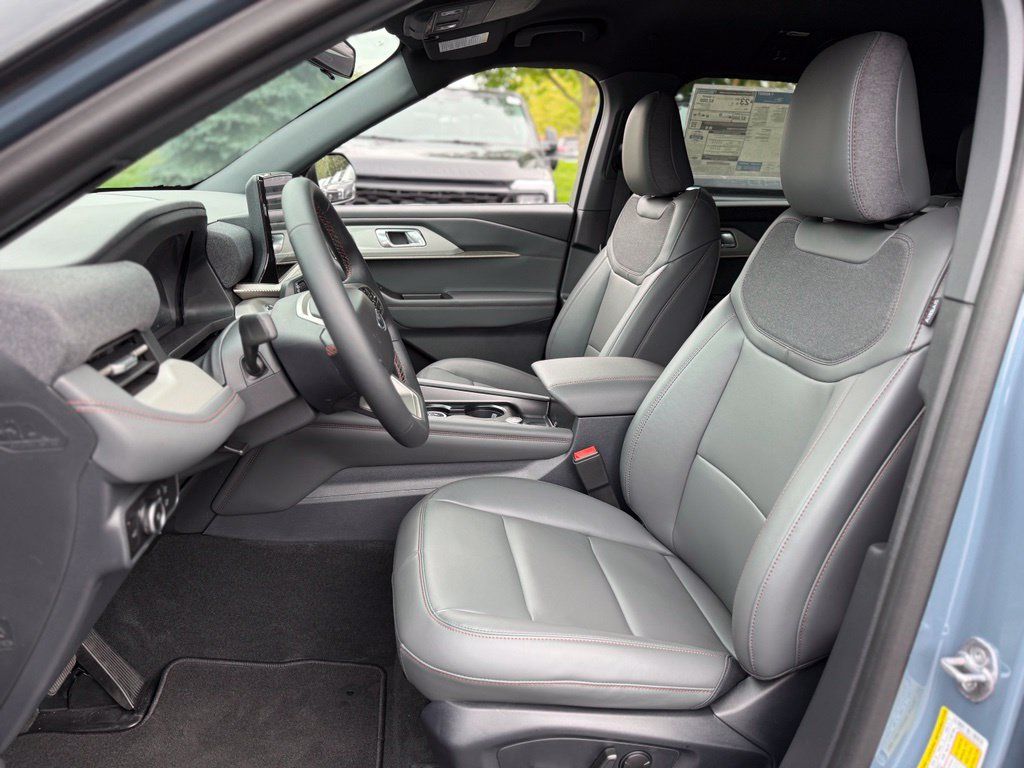 New 2027 Ford Explorer Active w/ Active Comfort Package AWD/4WD image 13