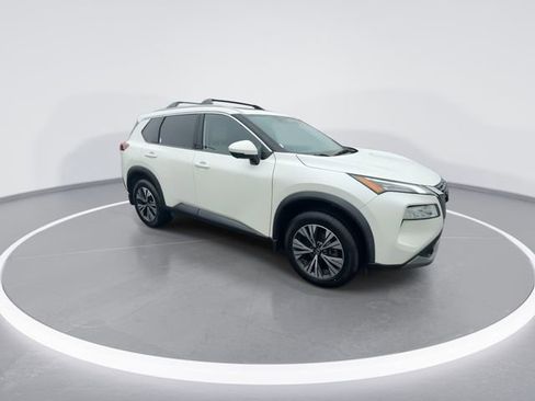 Used 2021 Nissan Rogue SV w/ Premium Package image 2