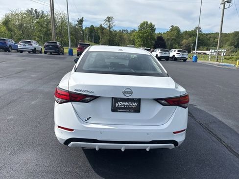 Used 2025 Nissan Sentra SV FWD image 9