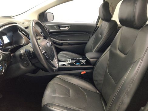 Used 2018 Ford Edge Titanium w/ Equipment Group 302A FWD image 17