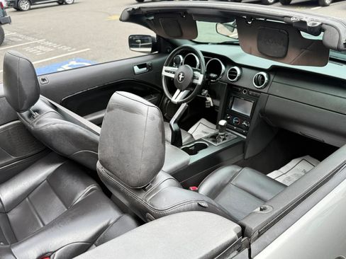 Used 2008 Ford Mustang Convertible RWD image 46