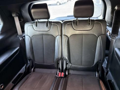 Used 2023 Jeep Grand Cherokee L Laredo image 33