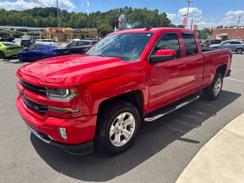 Used 2017 Chevrolet Silverado 1500 LT w/ All Star Edition AWD/4WD image 4