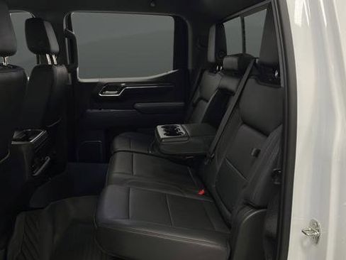 Used 2022 Chevrolet Silverado 1500 LT Trail Boss w/ LT Trail Boss Premium Package AWD/4WD image 22