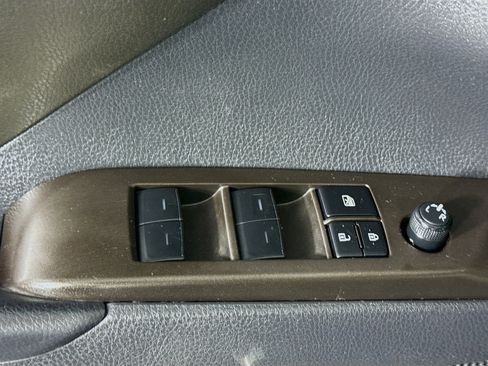 Used 2022 Toyota Camry SE image 23