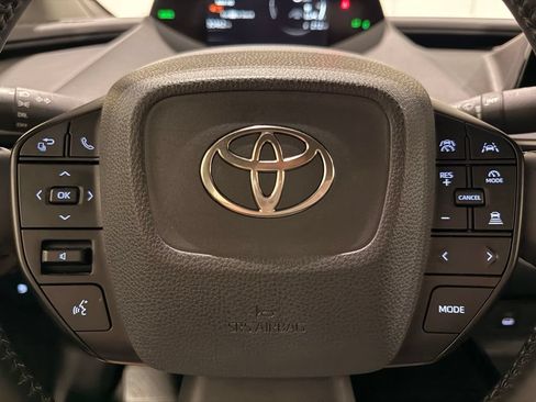 Used 2025 Toyota Prius LE FWD image 19
