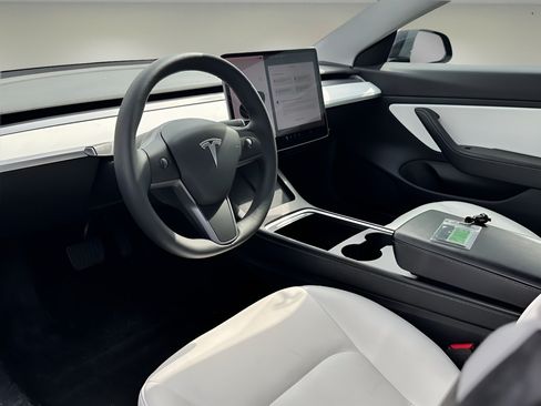 Used 2021 Tesla Model 3 Standard Range Plus RWD image 14