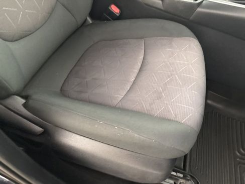 Used 2019 Toyota RAV4 XLE AWD/4WD image 29
