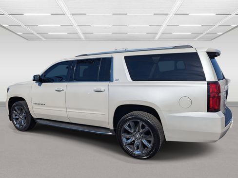 Used 2015 Chevrolet Suburban LTZ image 3