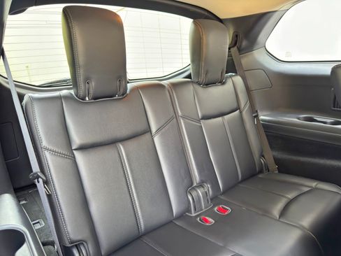 Used 2020 Nissan Pathfinder SL AWD/4WD image 41