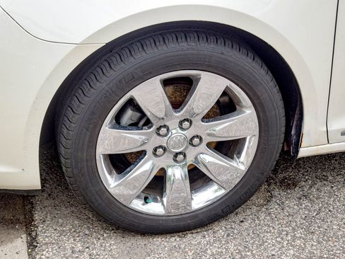 Used 2010 Buick LaCrosse CXS FWD image 11
