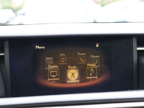 Used 2016 Lexus IS 200t image 18