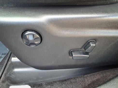 Used 2018 Jeep Grand Cherokee Altitude image 12